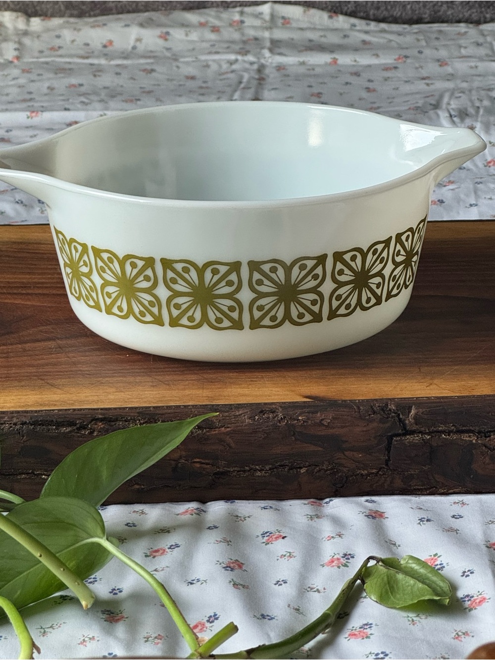 Pyrex 2 1/2 Quart Autumn Floral Casserole Dish